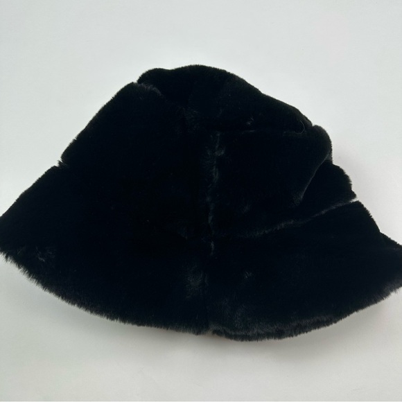 Black Faux Fur Bucket Hat - Picture 2 of 5